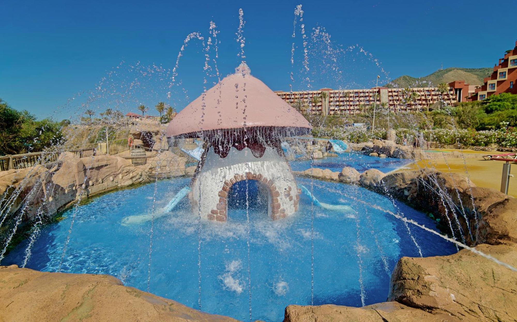 Holiday World Resort Benalmádena Extérieur photo